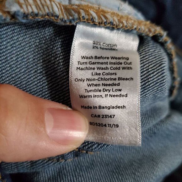 Talbots Shorts Womens Size 12 Blue Simply Flattering Stretch Denim Cuffed Hem - Picture 3 of 11